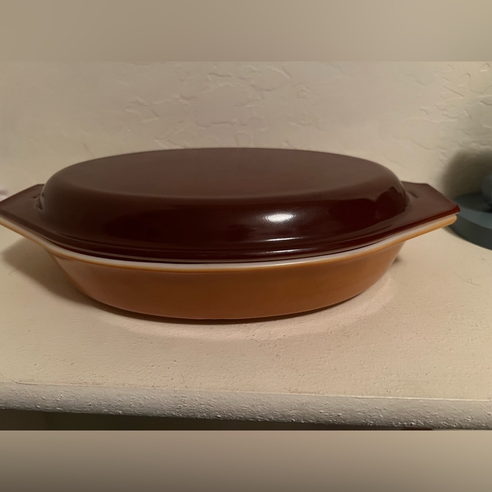 Vintage Pyrex 1.5 Qt Divided Casserole Dish 063 Gold Brown Lid Milk Glass USA‎